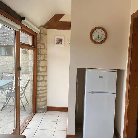 Stable Cottage, Old Mill Farm, Cotswold Water Park Cirencester Exterior photo