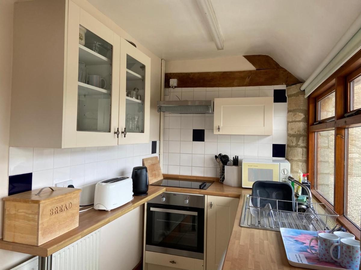 Stable Cottage, Old Mill Farm, Cotswold Water Park Ferienhaus