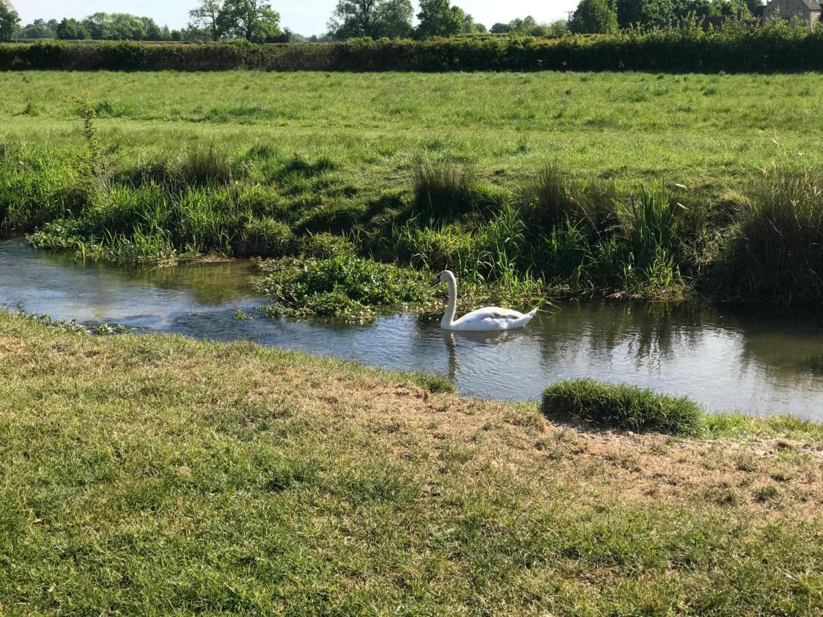 Stable Cottage, Old Mill Farm, Cotswold Water Park Holiday home